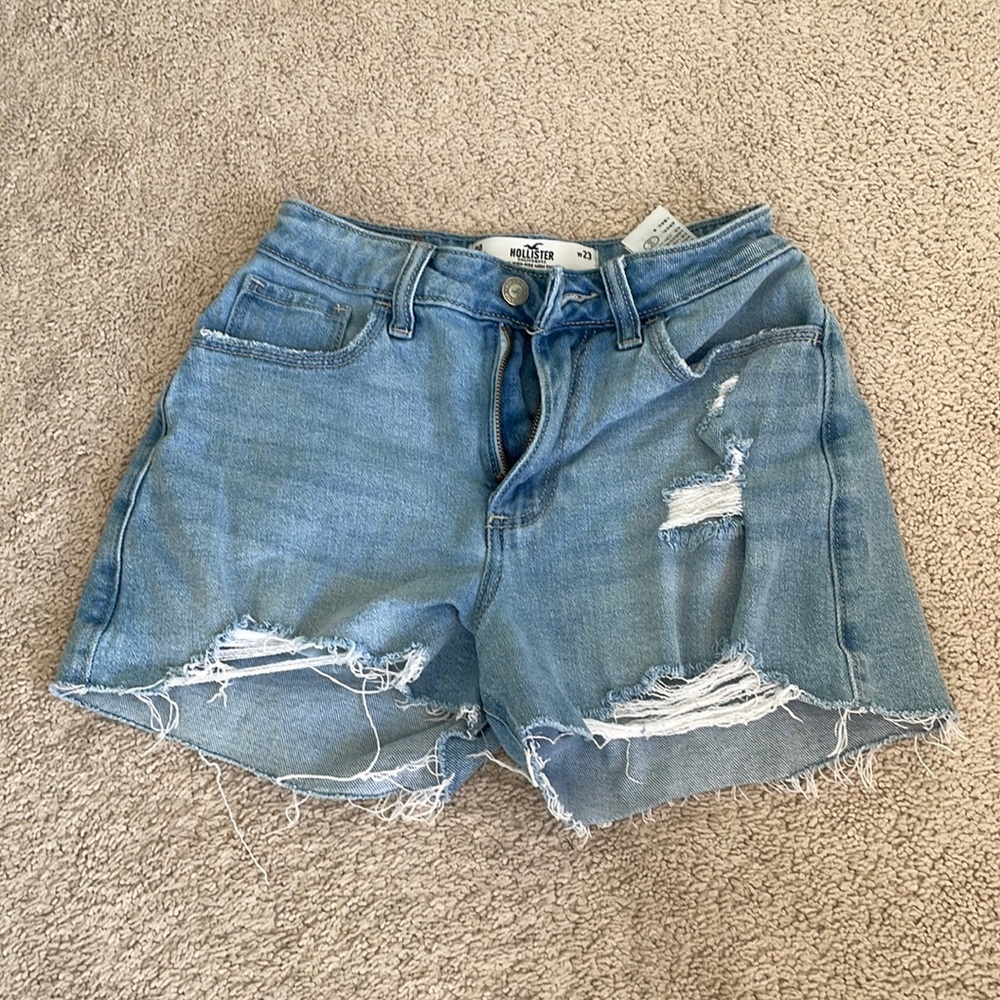 Hollister Curvy High-Rise Mom Short 3” | Size 00